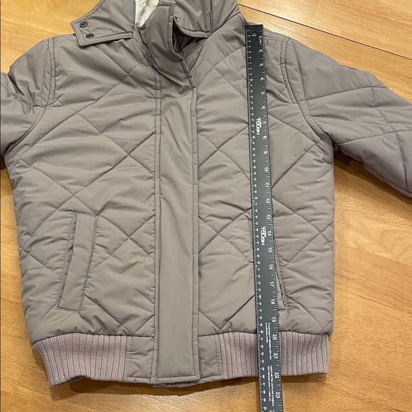 Abercrombie Kids Gray Quilted Hooded Jacket with Plush Faux Fur Lining 11 / 12 - Picture 11 of 16
